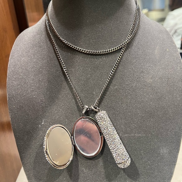 💥SOLD💥Alexander McQueen Pave Wrap crystals - Picture 8 of 9